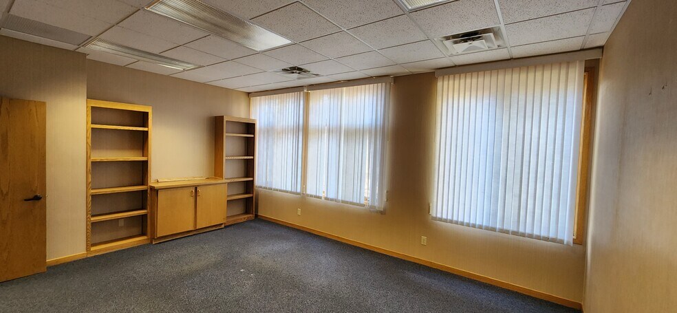 More Photos Of 2410 Woodlake Dr, Okemos Unknown For Lease
