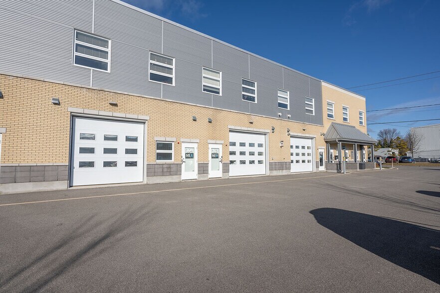 More Photos Of 96-98 Blanchard Rue, Sainte-Thérèse Light Manufacturing For Lease