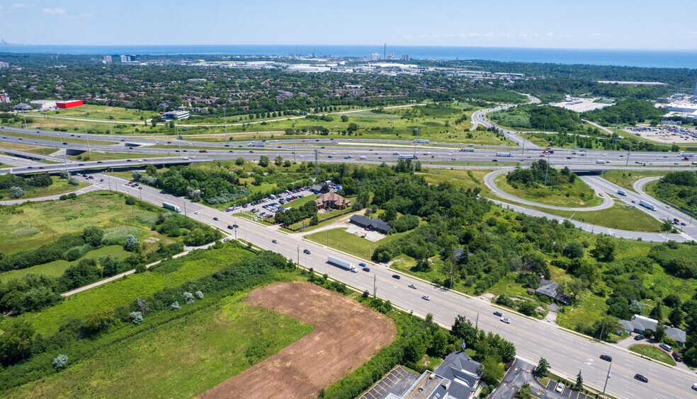 More Photos Of 2078 Upper Middle Rd E, Oakville Office For Sale
