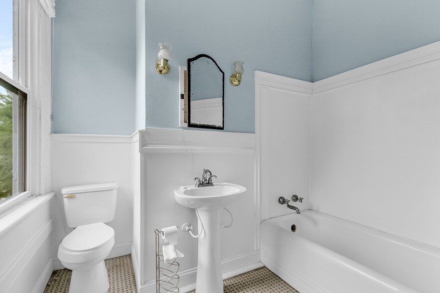 More Photos Of 104 Central Blvd, Guyton Office For Sale