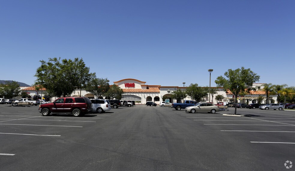 More Photos Of 315-487 Magnolia Ave, Corona Unknown For Lease