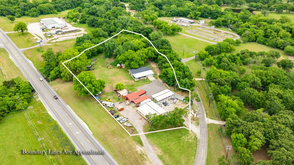 More Photos Of 59 Shawnee Trl, Whitesboro Showroom For Sale