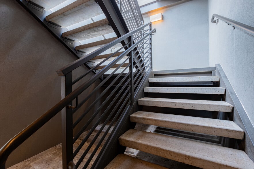 More Photos Of 30-32 Martin Luther King Jr Blvd, Savannah Restaurant For Lease