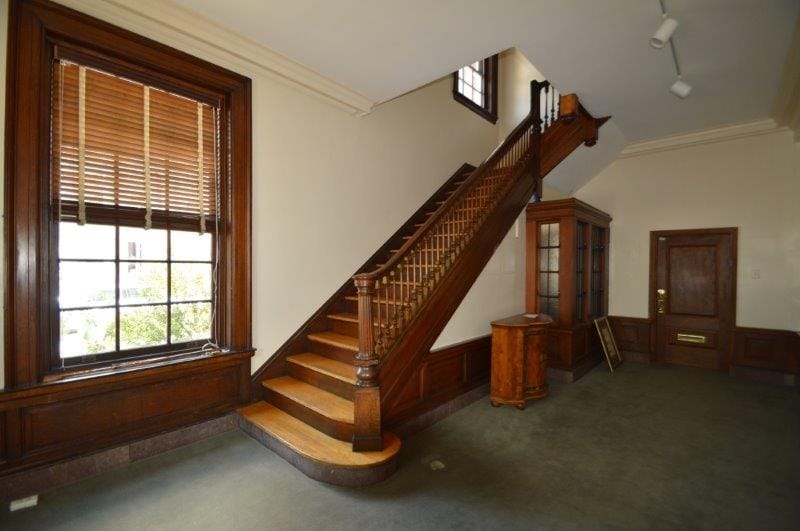 More Photos Of 40 W Piccadilly St, Winchester Freestanding For Sale