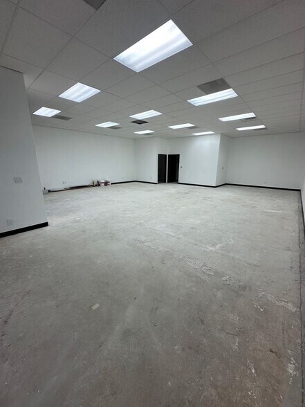 More Photos Of 4314-4346 South St, Lakewood Unknown For Lease