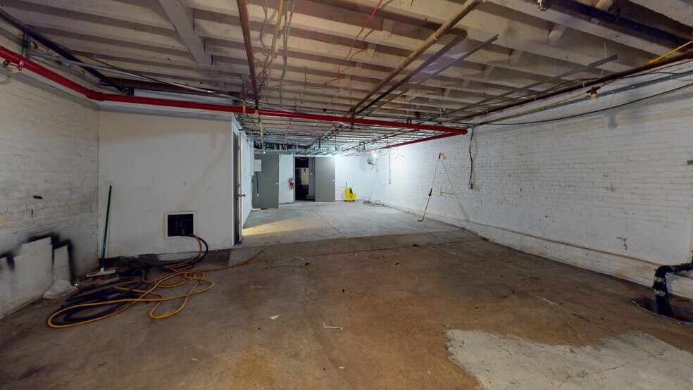 More Photos Of 343 Canal St, New York Office For Lease