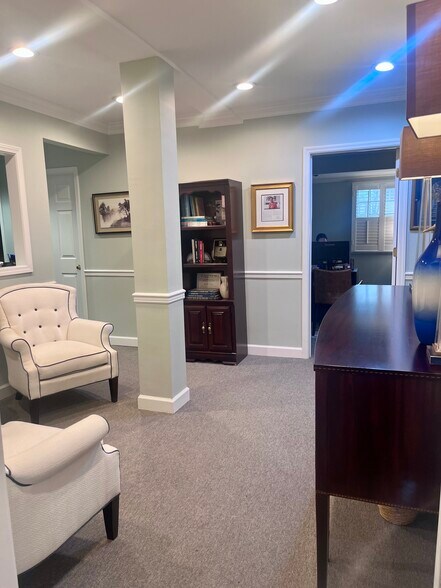 More Photos Of 1500 Richland St, Columbia Office For Lease