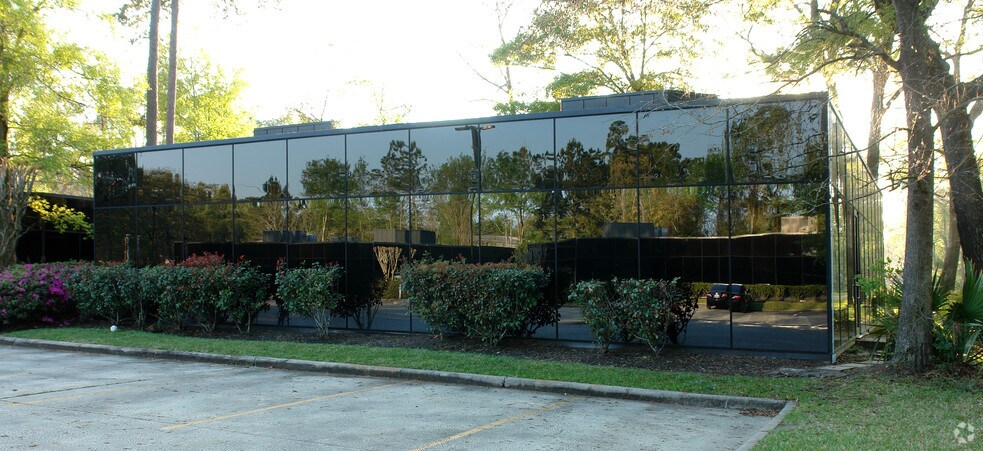 More Photos Of 1306 Kingwood Dr, Kingwood Office For Sale