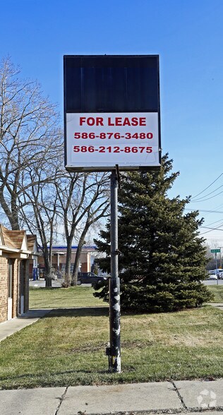 More Photos Of 1975 E Maple Rd, Troy Office For Lease