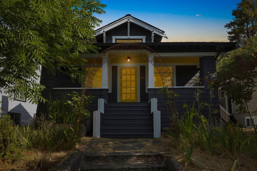 More Photos Of 410 N 46th St, Seattle Apartments For Sale