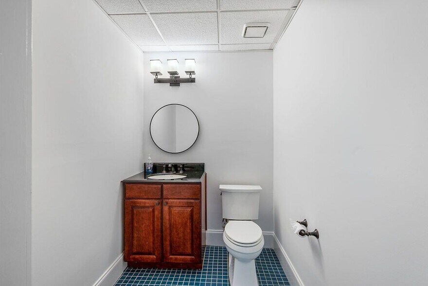 More Photos Of 1549 Clairmont Rd, Decatur Medical For Sale