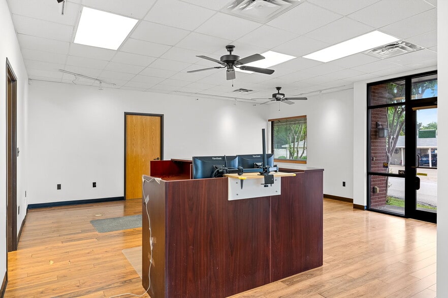 More Photos Of 1515 E Belt Line Rd, Carrollton Office Residential For Sale