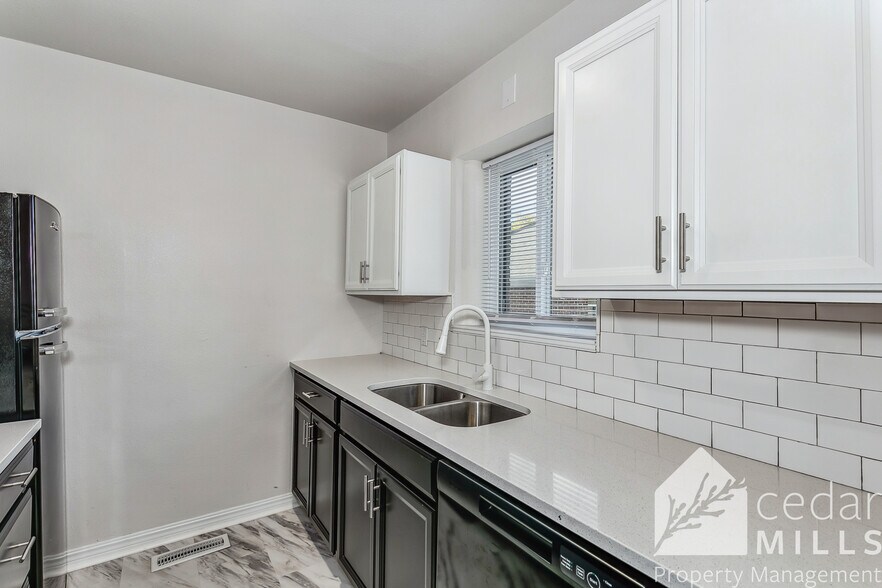 More Photos Of 644 N Bluff Ave, Wichita Multifamily For Sale