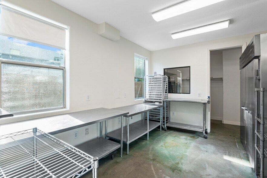 More Photos Of 610 E Roosevelt St, Phoenix Storefront Retail Residential For Sale