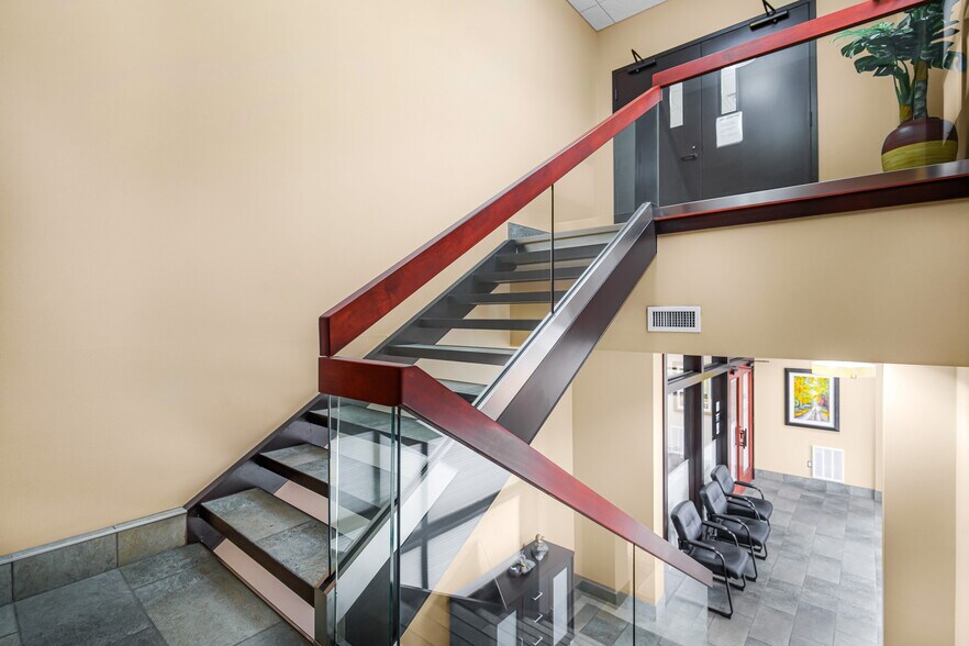 More Photos Of 7818 Highway 6 South Service Rd, Regina Flex For Sale