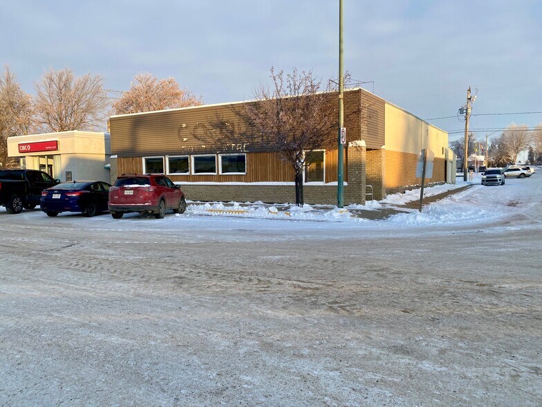 Primary Photo Of 201 Main Street, Maidstone Freestanding For Sale
