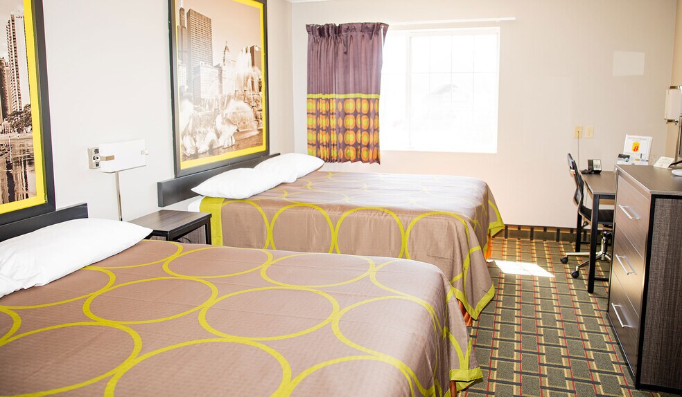More Photos Of 937 Enterprise Ln, Mount Carmel Hotel For Sale