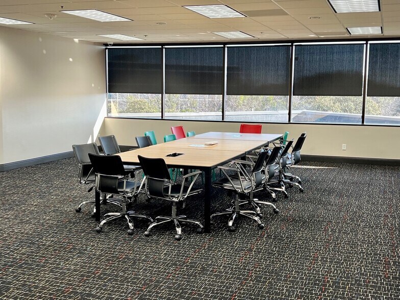 More Photos Of 1760 S Stemmons Fwy, Lewisville Office For Lease