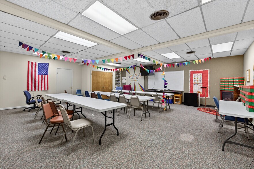 More Photos Of 147 Hurst Blvd, Hurst Religious Facility For Sale