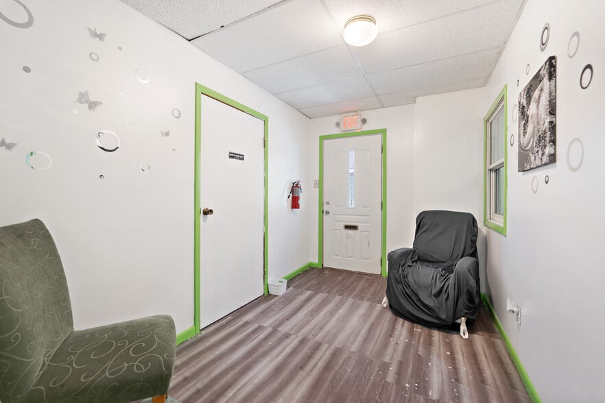 More Photos Of 560 W Pike St, Canonsburg Office Residential For Sale