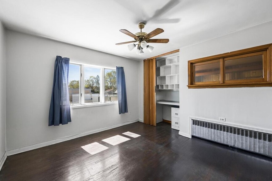 More Photos Of 308 Larkfield Rd, East Northport General Retail For Sale