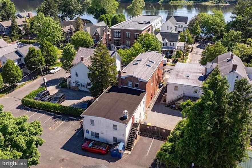 More Photos Of 41 N Main St, New Hope Restaurant For Sale