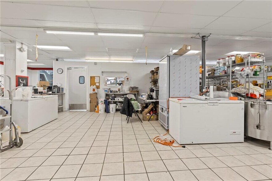 More Photos Of 1670-1674 Main St, West Warwick Storefront Retail Residential For Sale