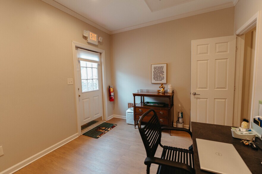 More Photos Of 540 SE Powder Springs St, Marietta Office Residential For Sale