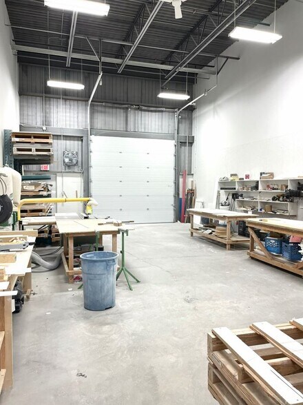 More Photos Of 683 Innovation Dr, Kingston Flex For Lease