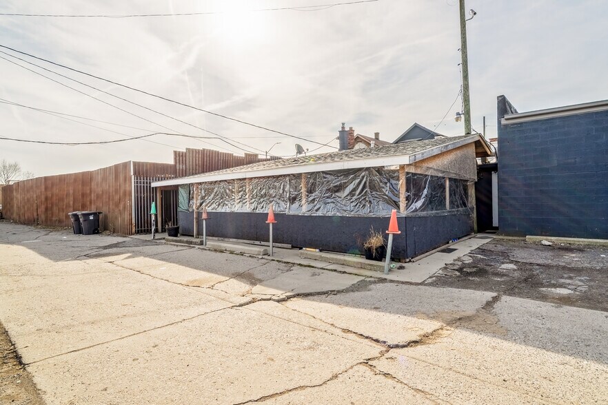 More Photos Of 19430 W Warren Ave, Detroit Specialty For Sale