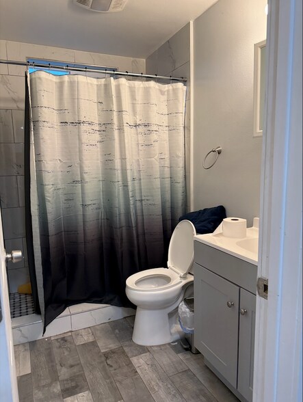 More Photos Of 338 Norris Rd, Bakersfield Multifamily For Sale