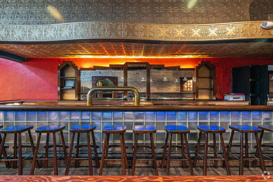 More Photos Of 1011 Front St, Evanston Restaurant For Lease