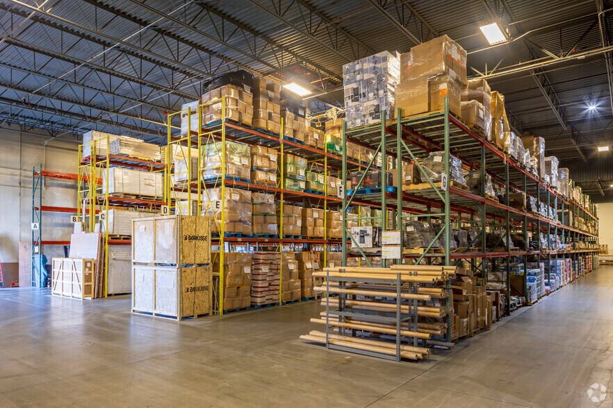 More Photos Of 5555 Joliet St, Denver Warehouse For Lease