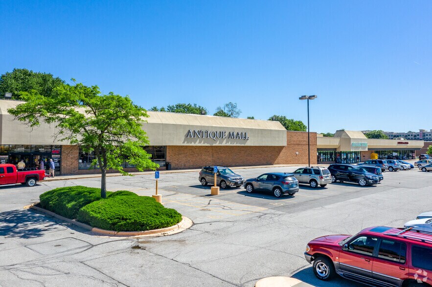 More Photos Of 9000-9078 Metcalf Ave, Overland Park Unknown For Lease