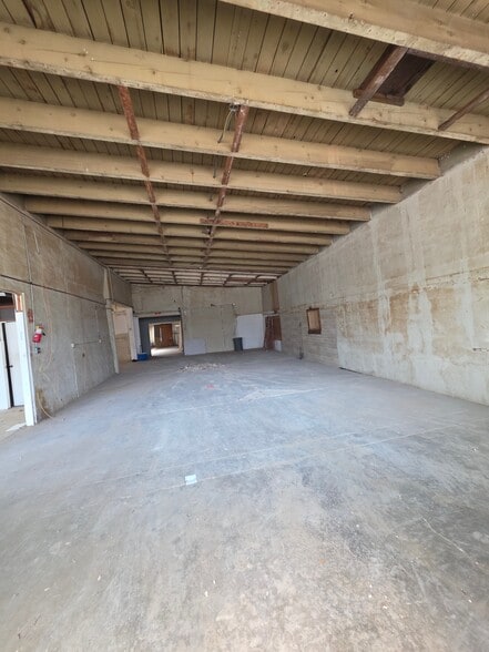 More Photos Of 2473 Fletcher Dr, Los Angeles Manufacturing For Lease