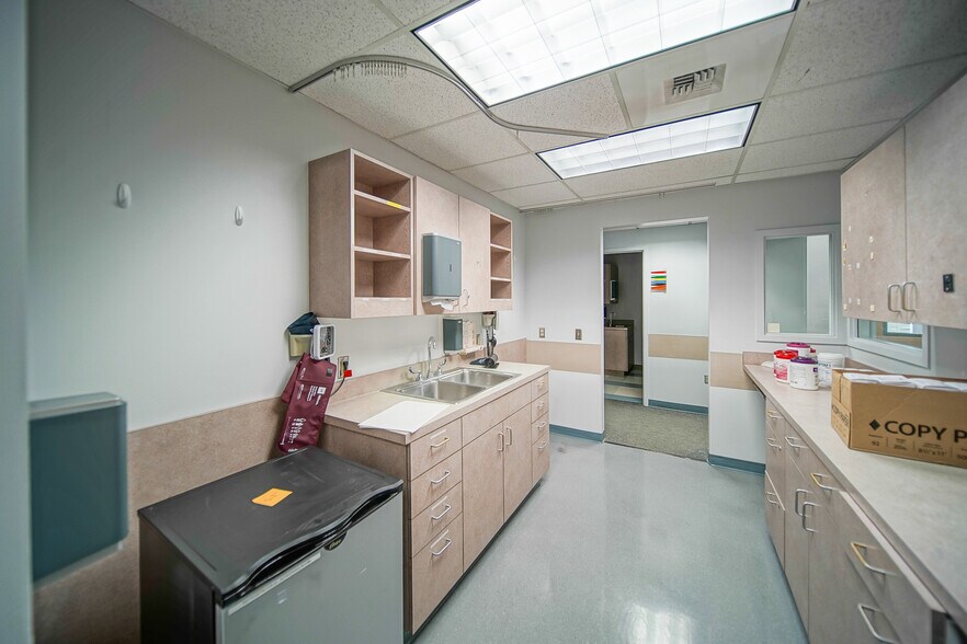 More Photos Of 1930 Port of Tacoma Rd, Tacoma Medical For Sale