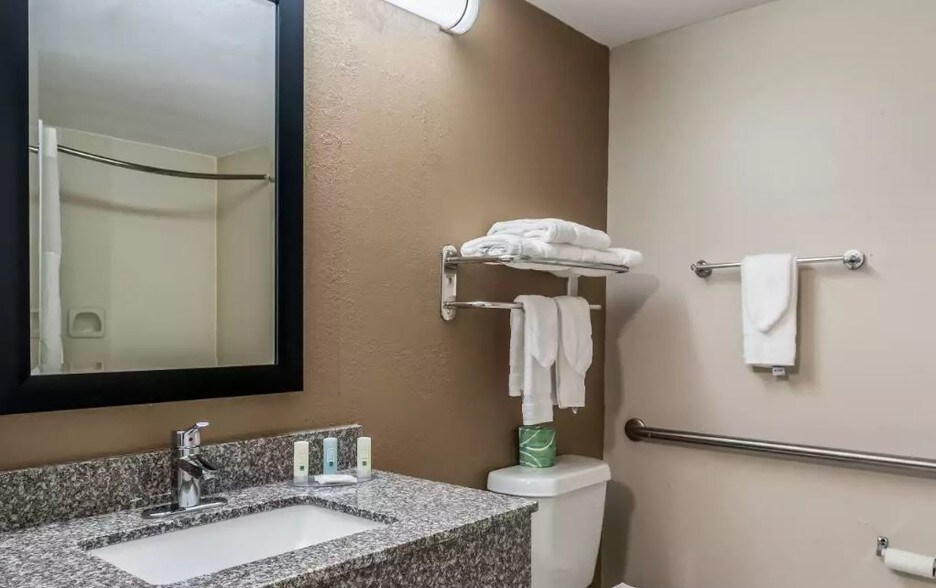 More Photos Of 12340 I-10 Service Rd, New Orleans Hotel For Sale