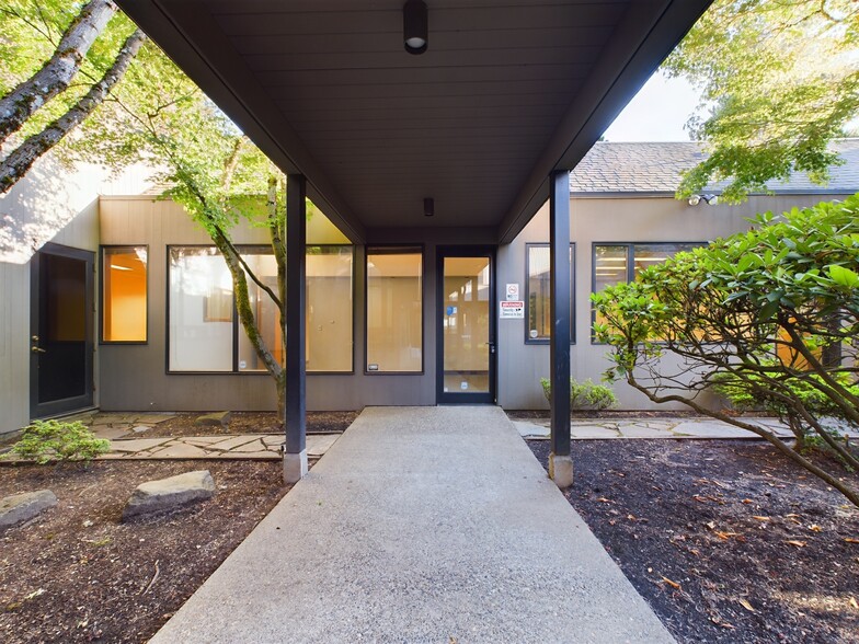 More Photos Of 545 SE Oak St, Hillsboro Medical For Sale