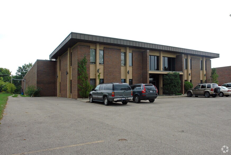 Primary Photo Of 851 Seton Ct, Wheeling Warehouse For Lease