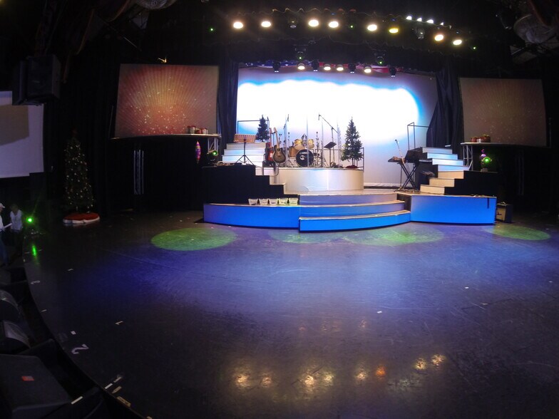 More Photos Of 2905 W 76 Country Blvd, Branson Theater Concert Hall For Sale