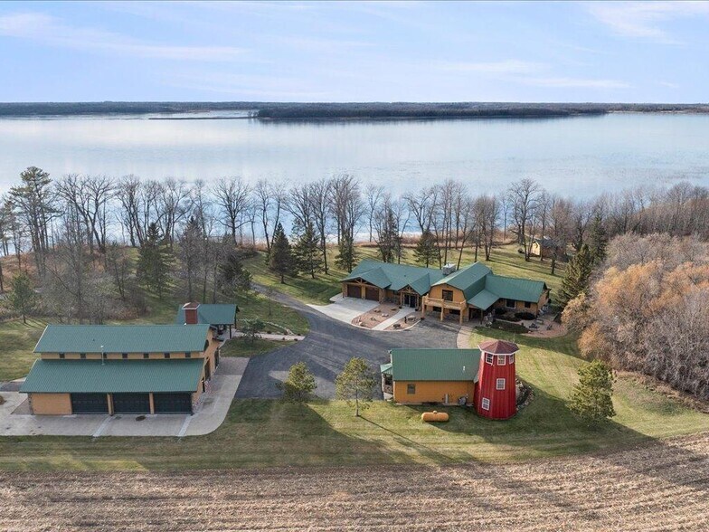 More Photos Of 21998 Lasalle Ave NW, Puposky Specialty For Sale