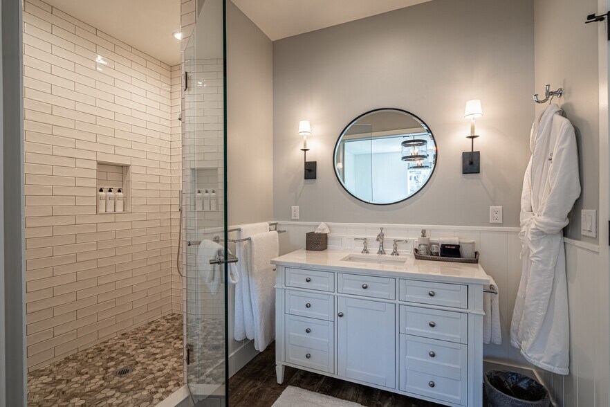 More Photos Of 4848 Green Ave, Manson Hotel For Sale