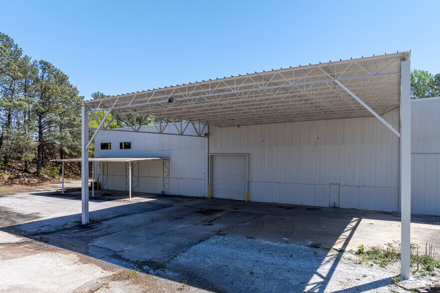 More Photos Of 2101 Randall Rd, Lithonia Warehouse For Lease