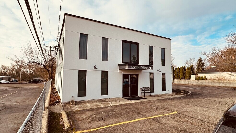 More Photos Of 33505 State St, Farmington Hills Office For Lease