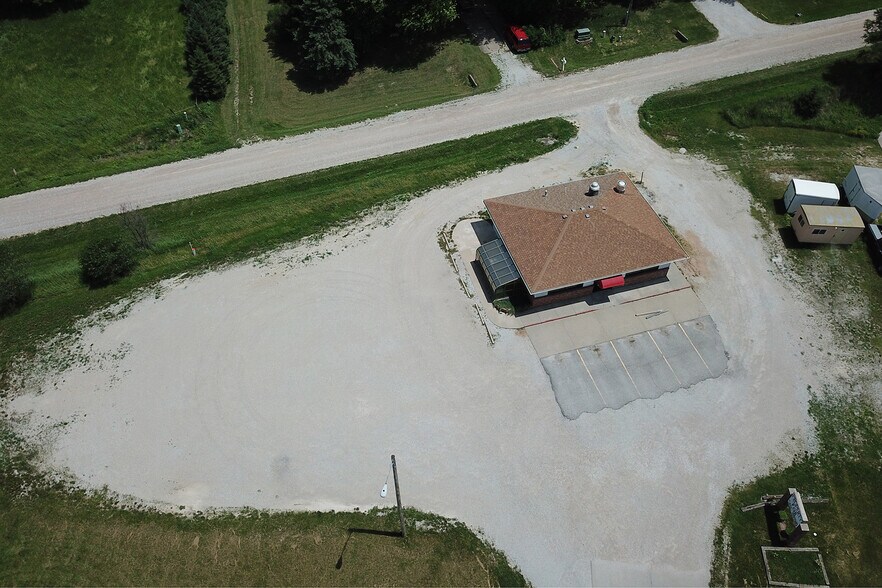 More Photos Of 472 12th St, Tecumseh General Retail For Sale