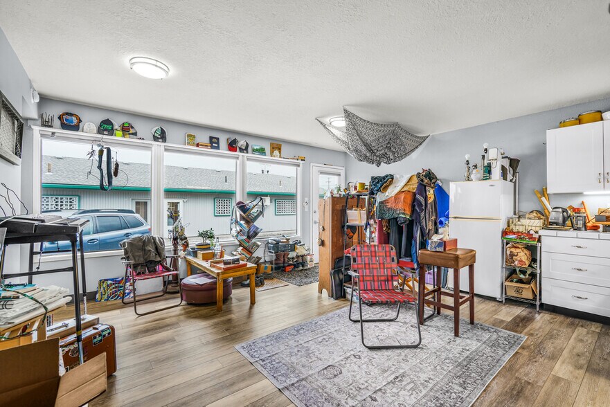 More Photos Of 118 Engle Ave, Molalla Storefront For Sale