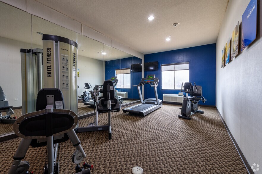 More Photos Of 9345 Highway 6, Navasota Hotel For Sale