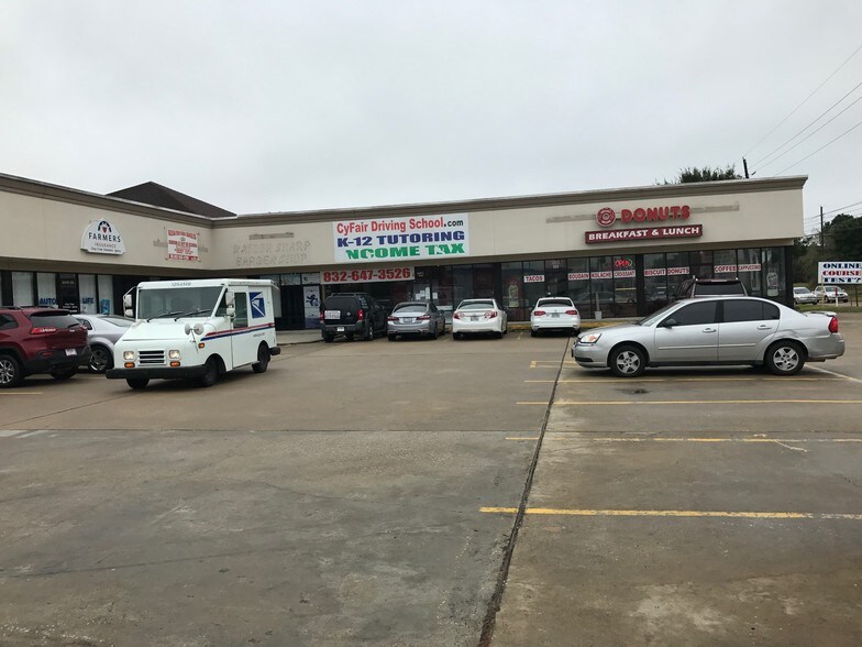 More Photos Of 17036-17038 W Little York Rd, Houston Storefront For Lease