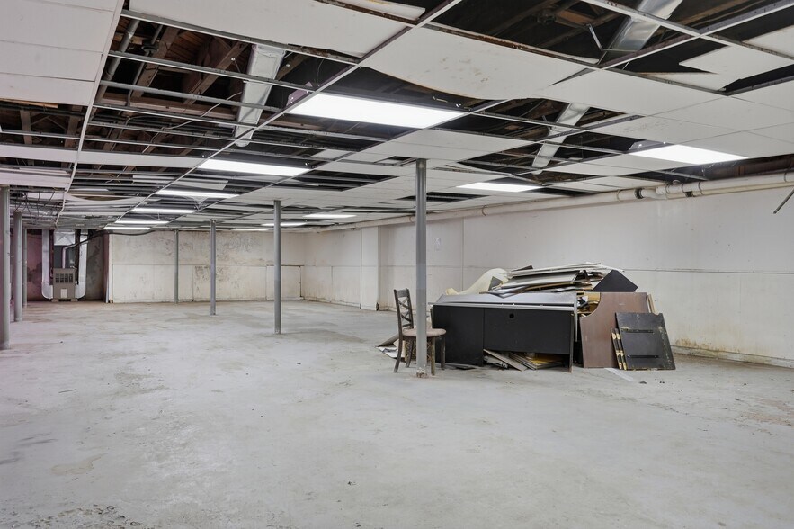 More Photos Of 1142-1148 Broadway, Camden Flex For Sale