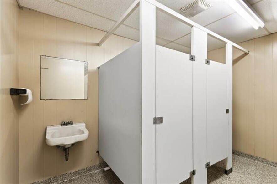 More Photos Of 4501 Zenith St, Metairie Service For Sale